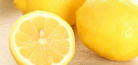 柠檬水加蜂蜜的正确泡法减肥(柠檬蜂蜜水的正确泡法减肥)