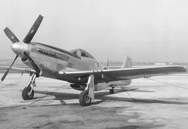 第一架喷气式飞机(第一架喷气式飞机是谁发明的)